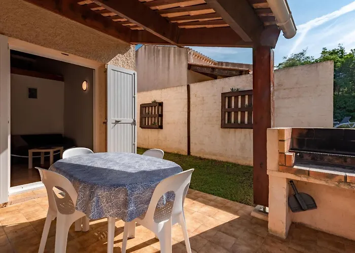 La Pinede- 4 Pers- By Interhome Vakantiehuis