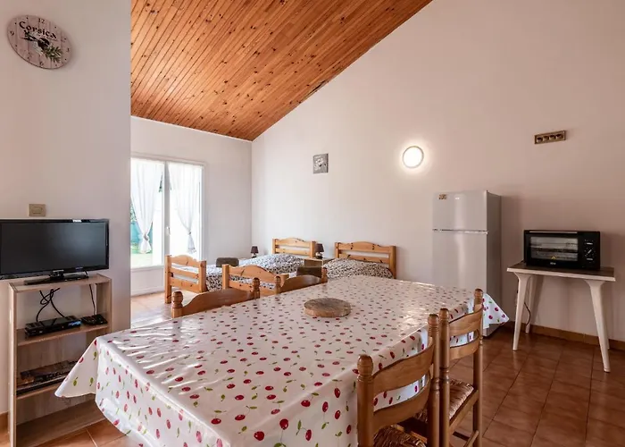 La Pinede- 4 Pers- By Interhome Vakantiehuis